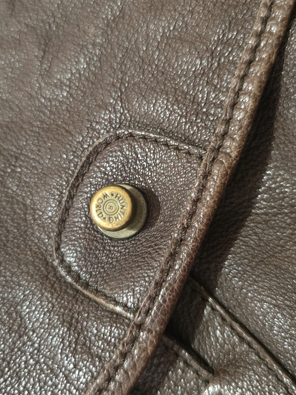 Hunting World Men's Brown Leather Messenger Bag